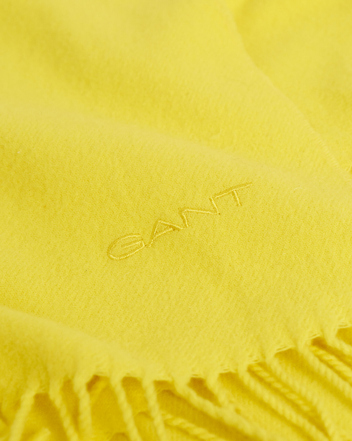 Ensfarvet v&aelig;vet halst&oslash;rkl&aelig;de i uld