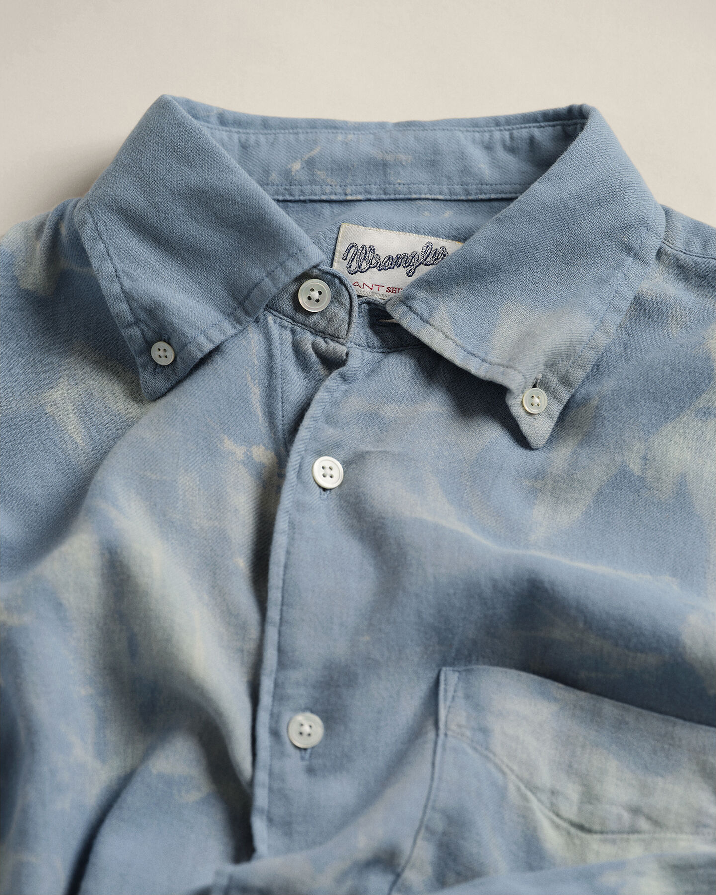 Wrangler x GANT Relaxed fit bleget skjorte af bomuld og uld