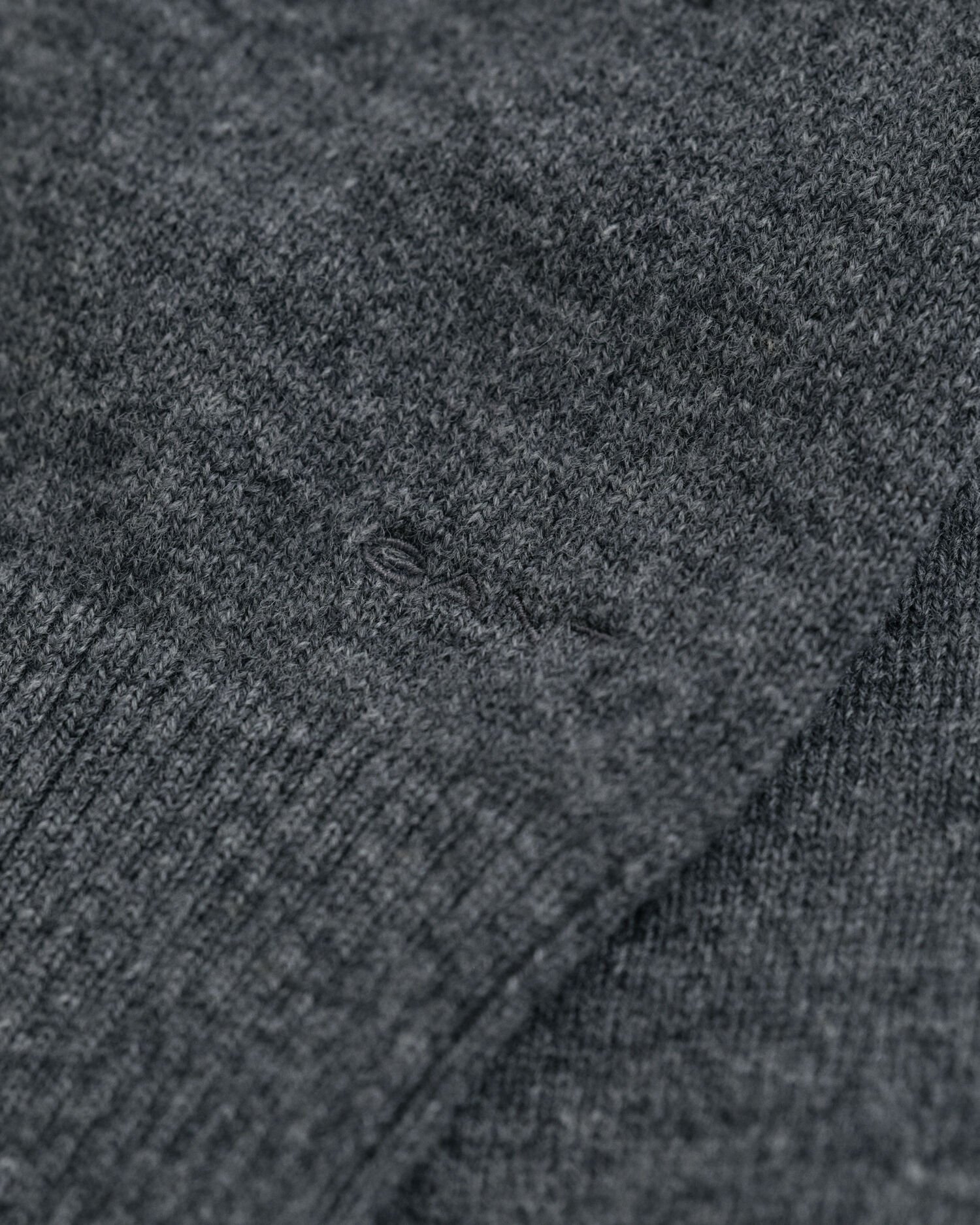 Sweater af ekstra fin lammeuld med rullekrave