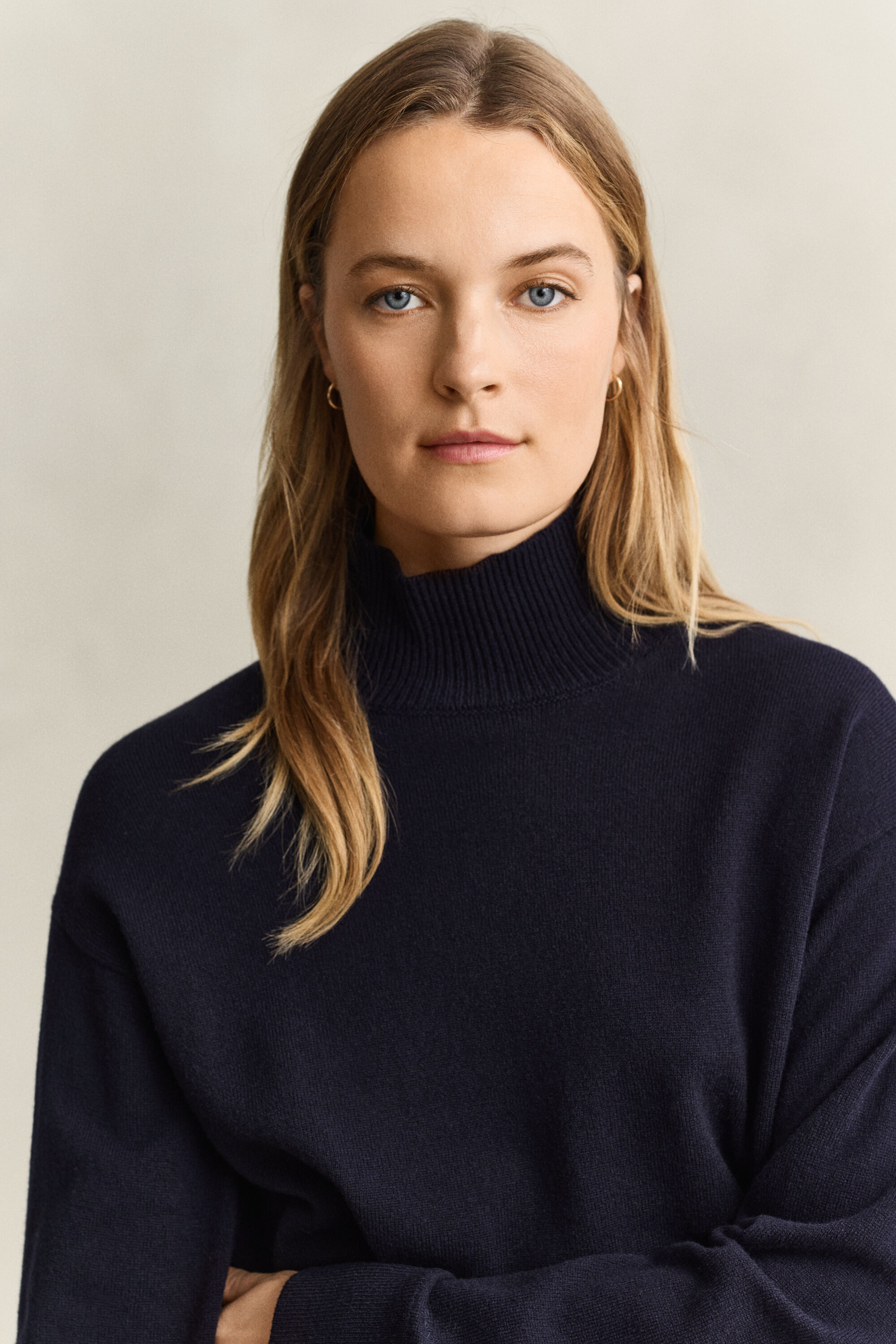 Sweater med mock-neck i luksuriøs lammeuld