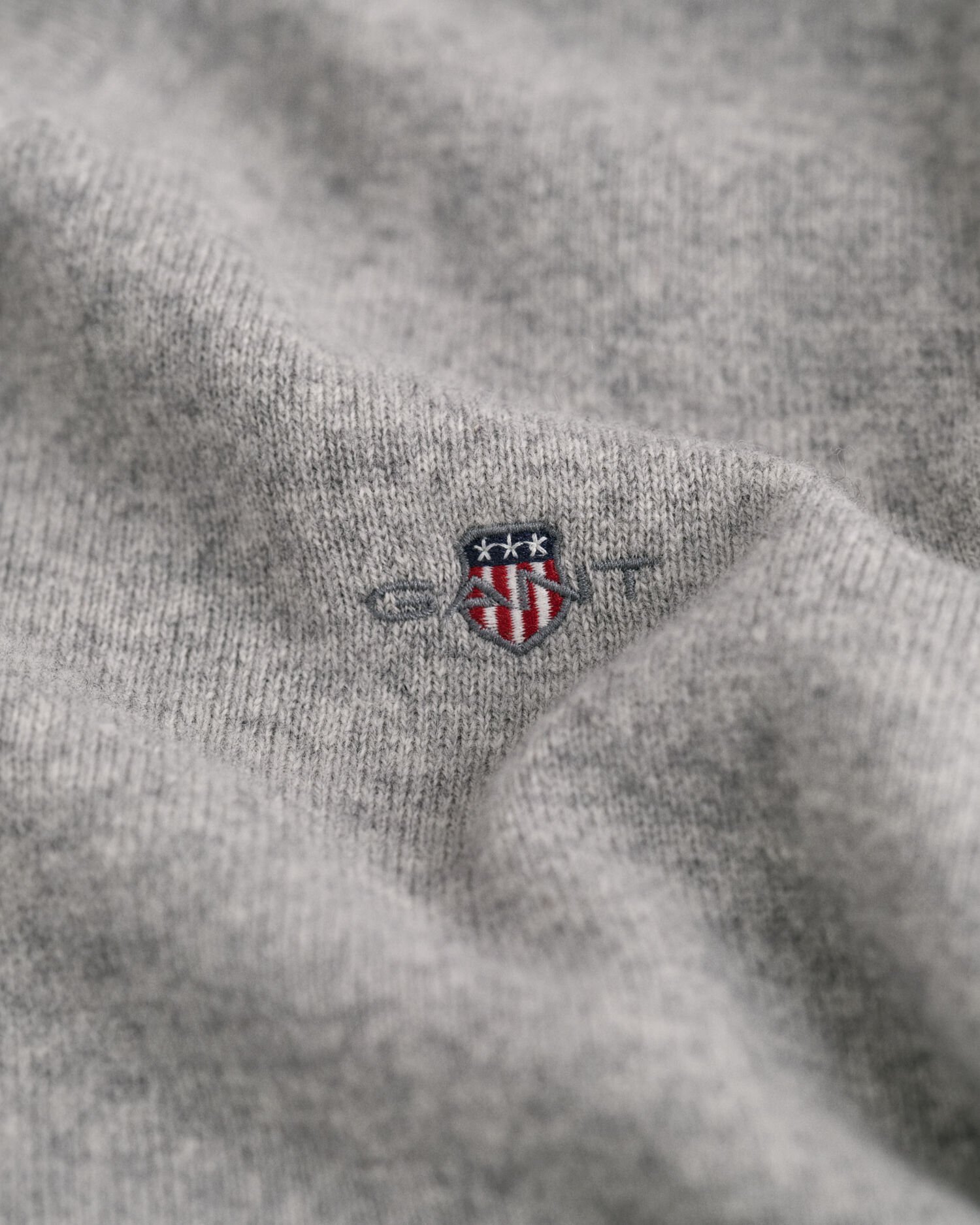 Sweater med V-hals af ekstra fin lammeuld