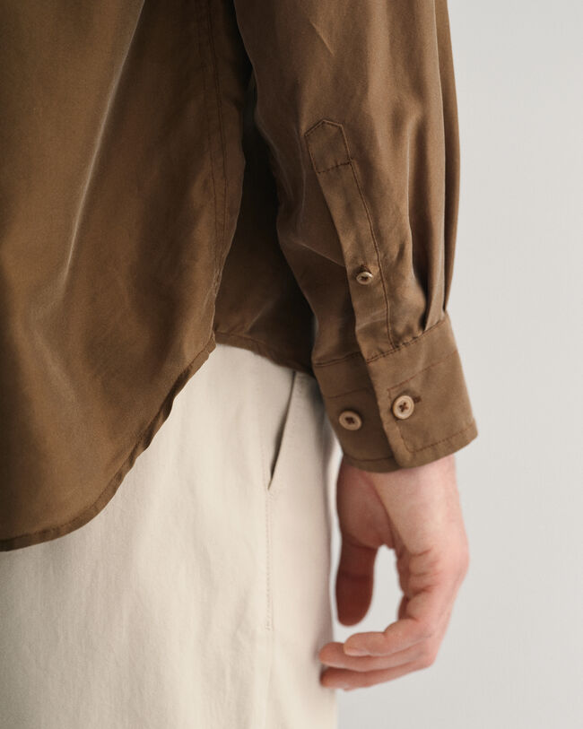 Relaxed fit silkeskjorte