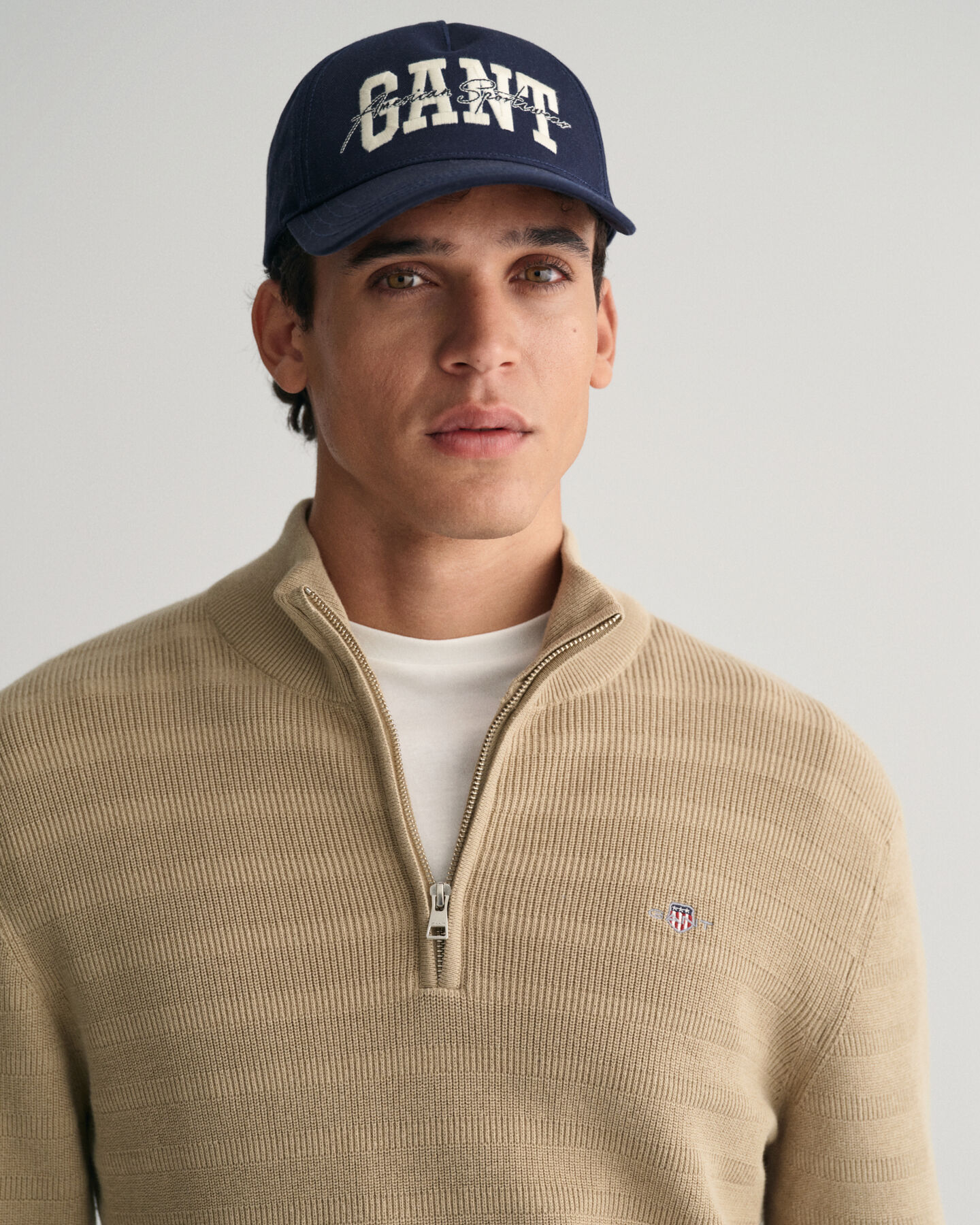 Stribet tekstureret sweater af bomuld med halv lynl&aring;s