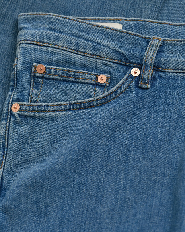 Slim fit jeans i let vask