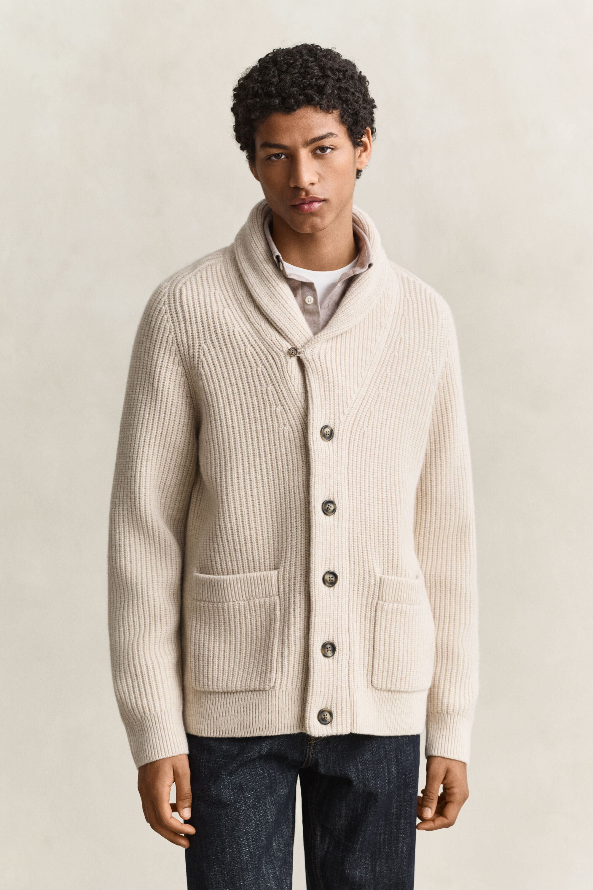 Ribstrikket cardigan i uldblanding