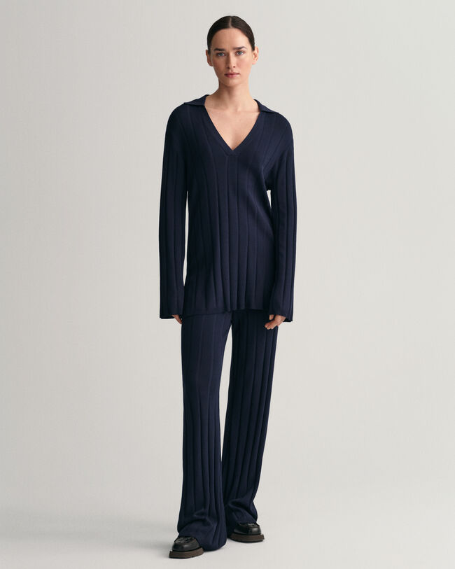 Ribstrikket sweater med åben krave