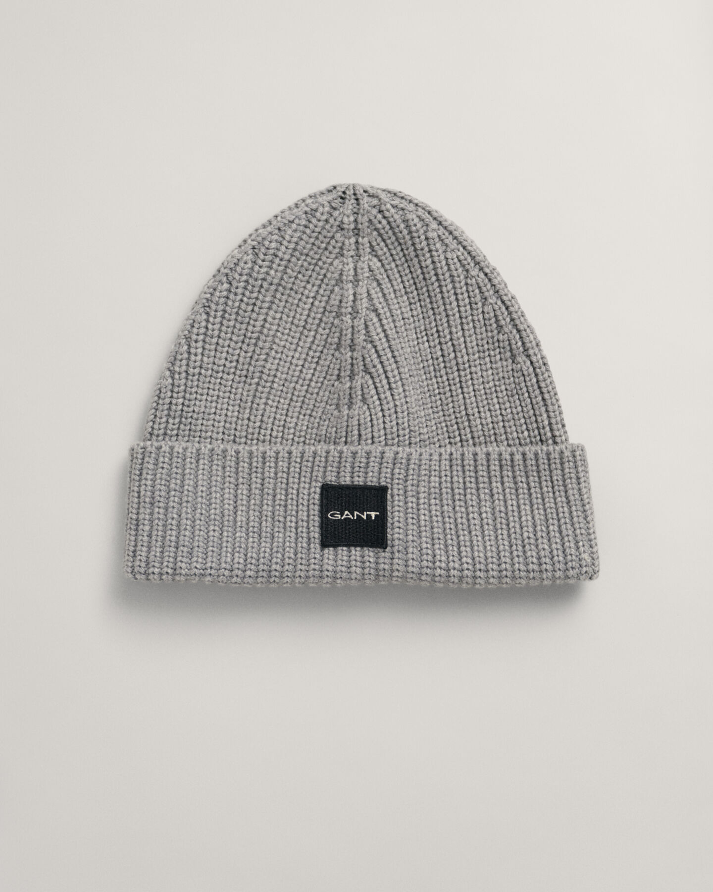 Ribstrikket beanie i bomuld