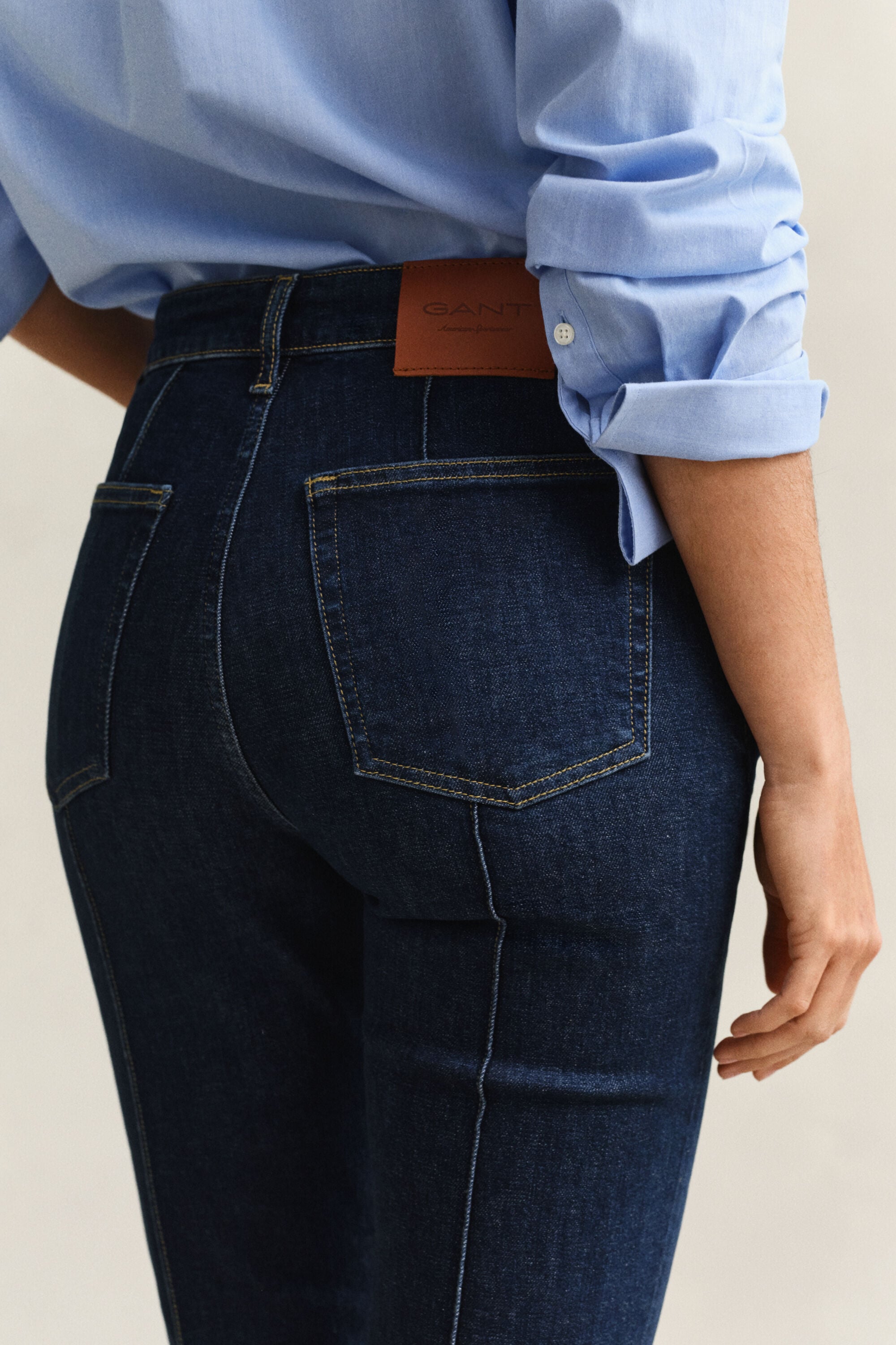 Slanke pintuck jeans med svaj