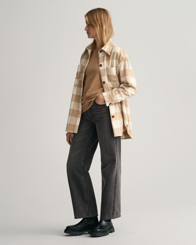 Relaxed fit ternet overskjorte