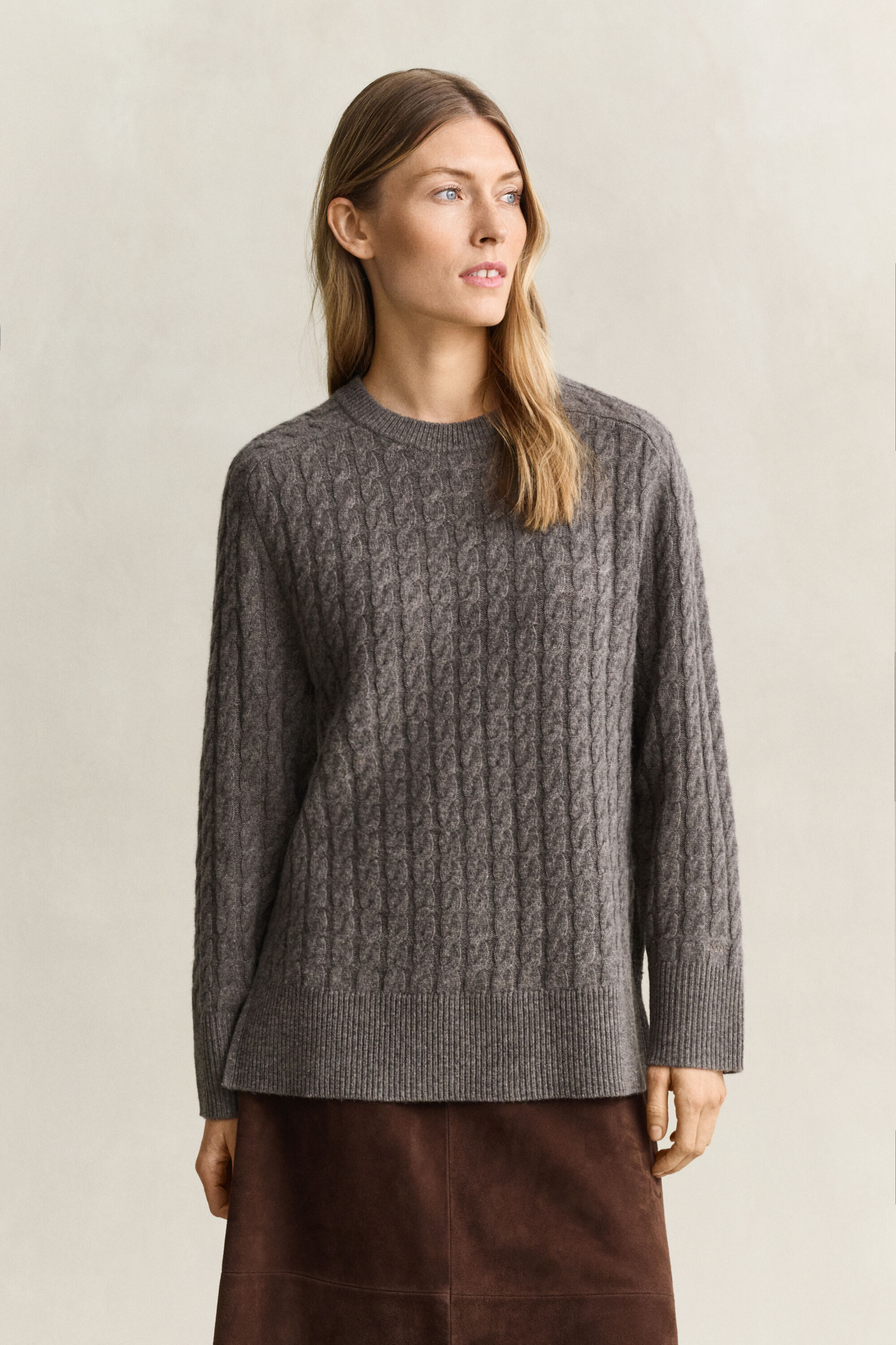 Sweater af uld og kashmir med kabelstrik