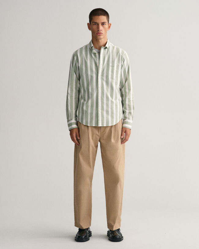 Regular fit t&aelig;tv&aelig;vet skjorte med brede striber