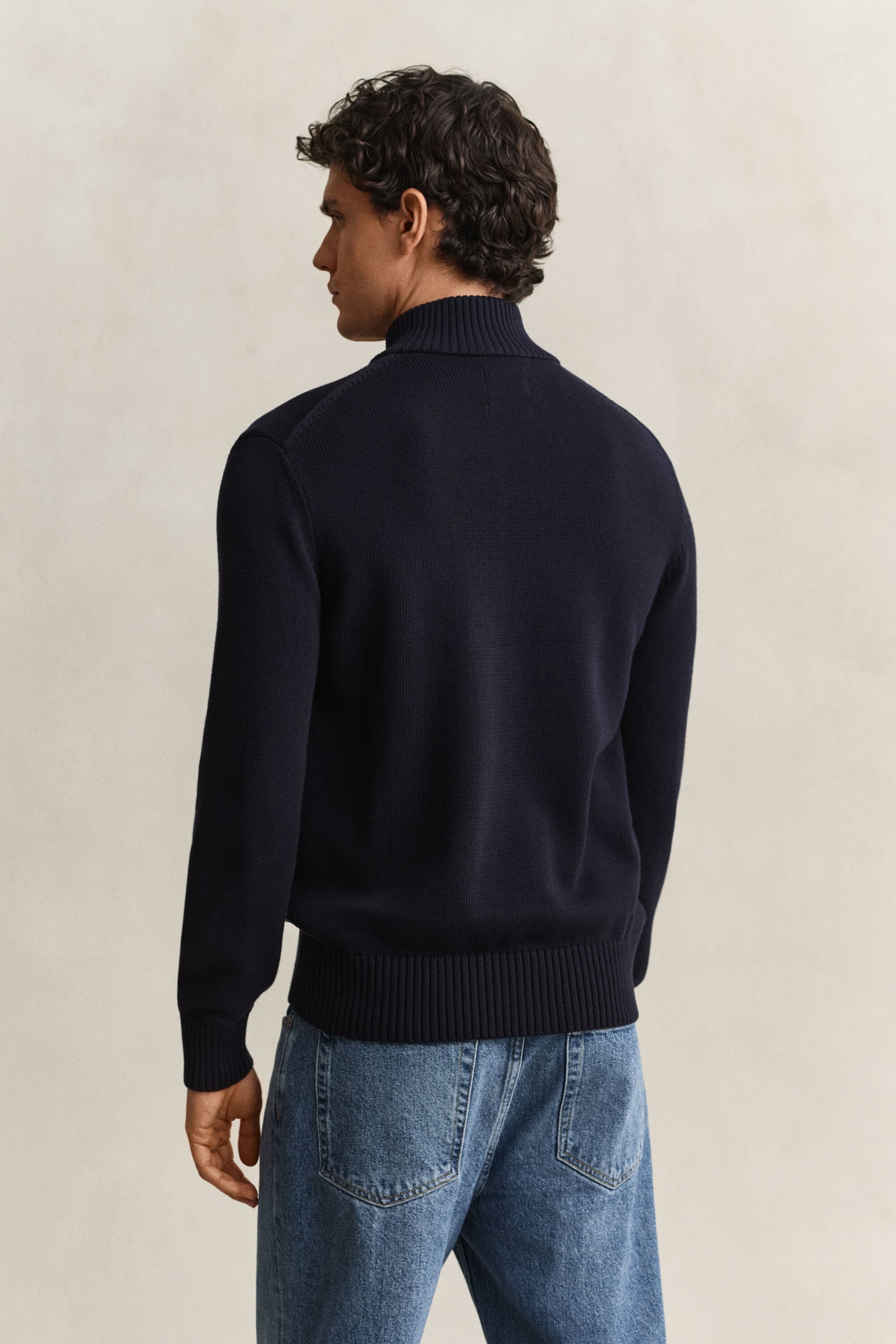 Sweater i supimabomuld med knaplukning i halsen