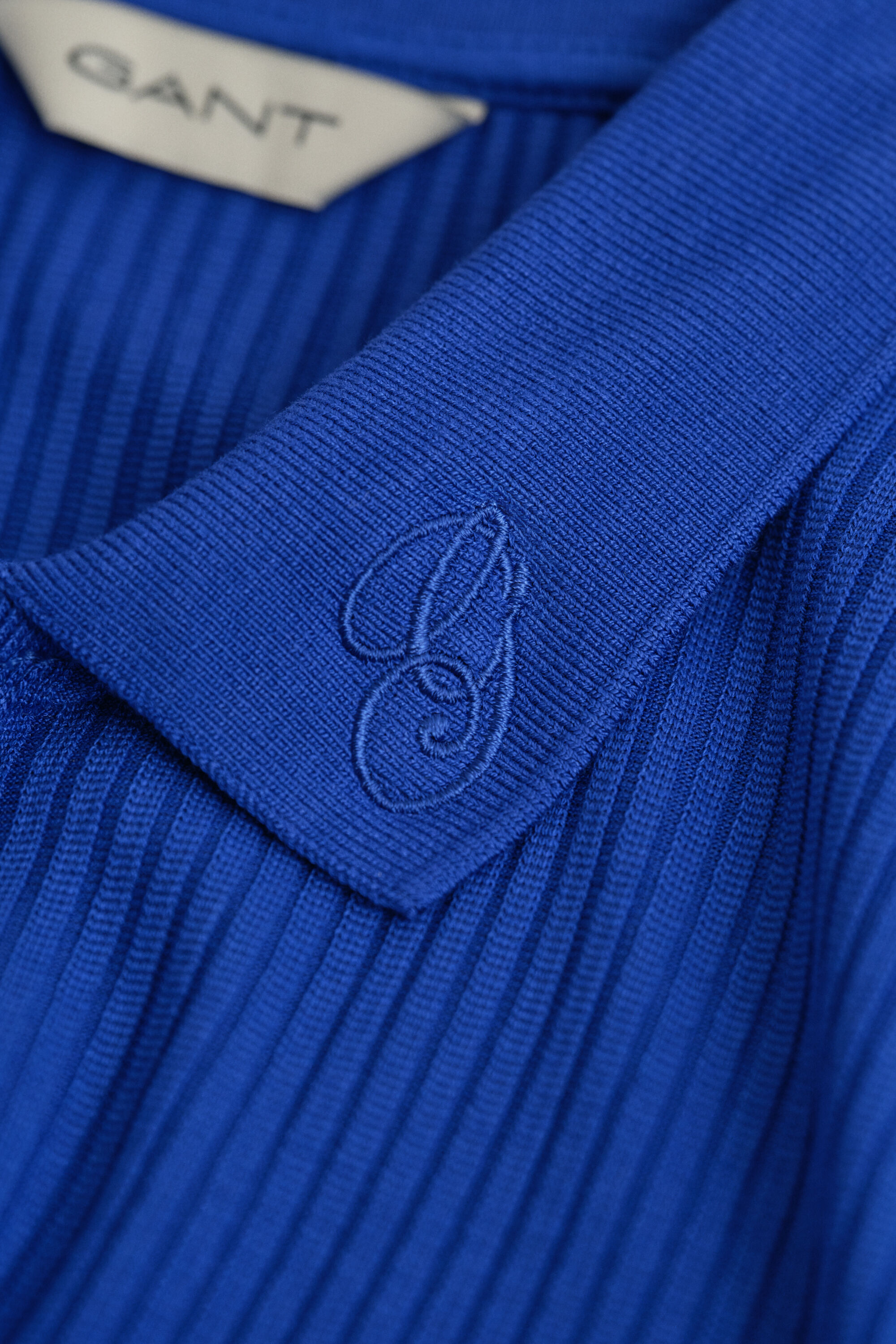 Ribstrikket poloskjorte