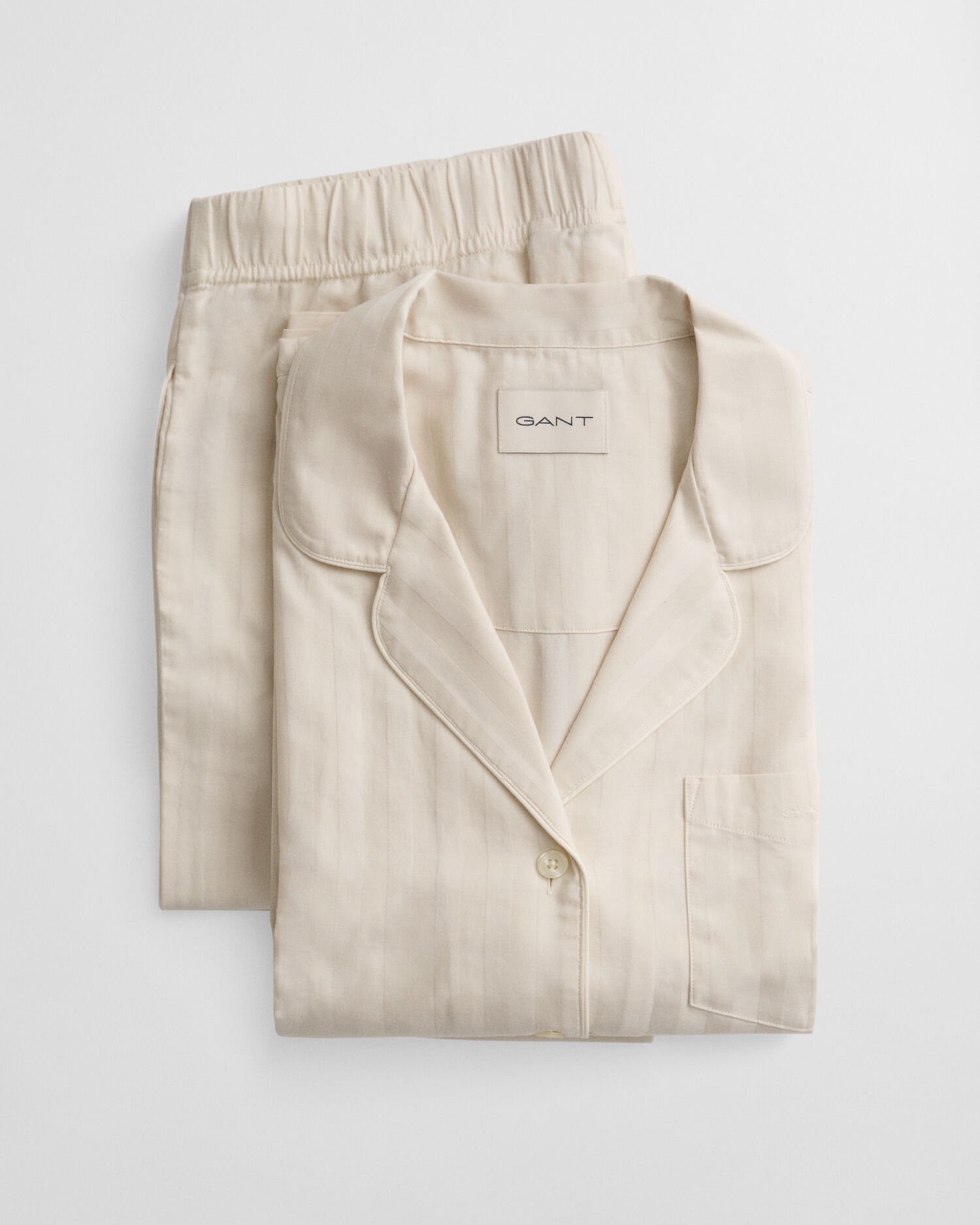 Pyjamassæt af satin med striber i gaveæske