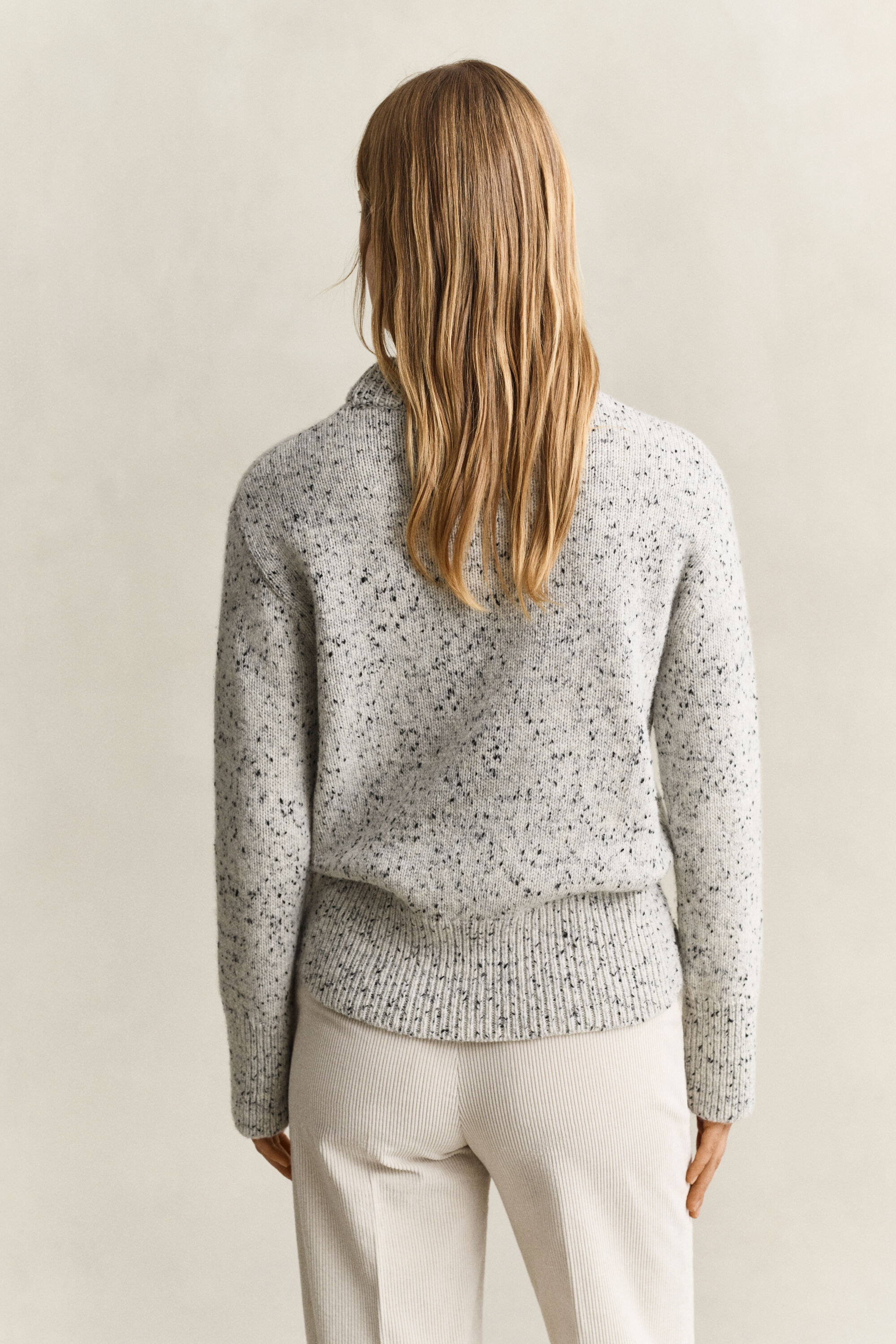 Sweater i uldblanding med nister