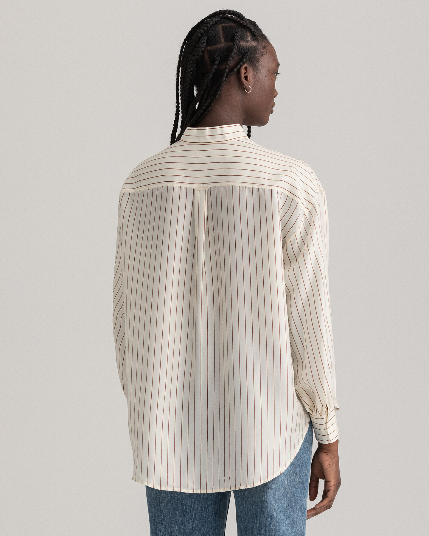 Pinstripe silkeskjorte med sløjfe