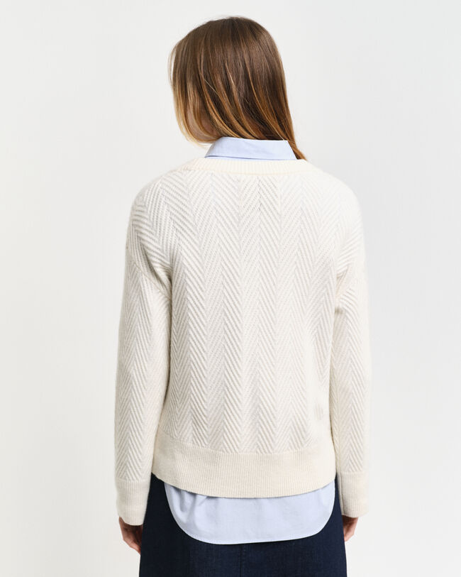 Sildebensm&oslash;nstret sweater med V-hals