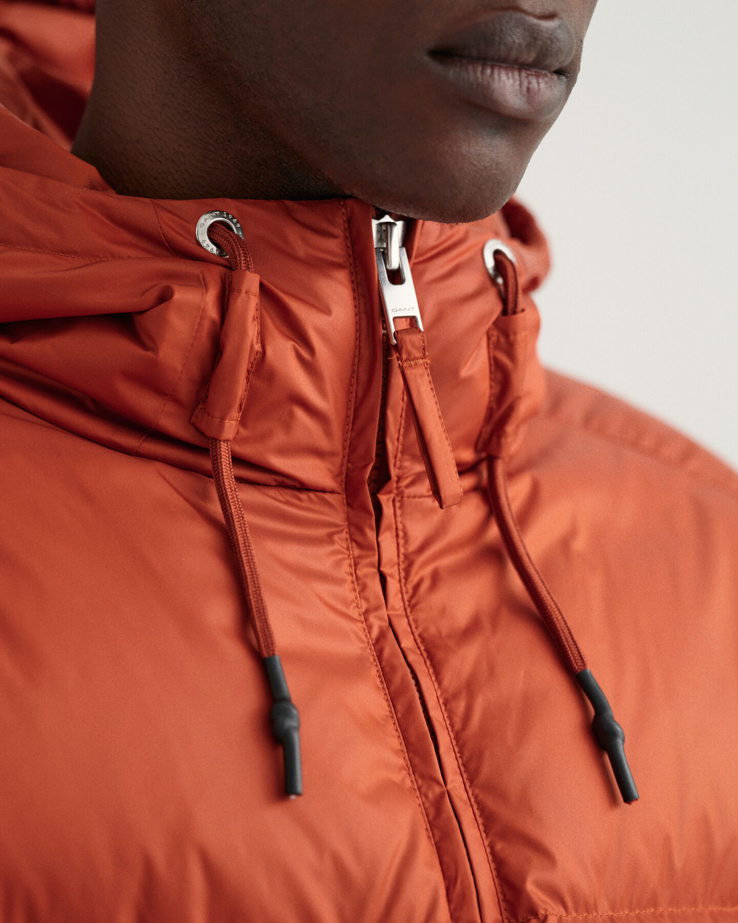 Skinnende pufferjakke