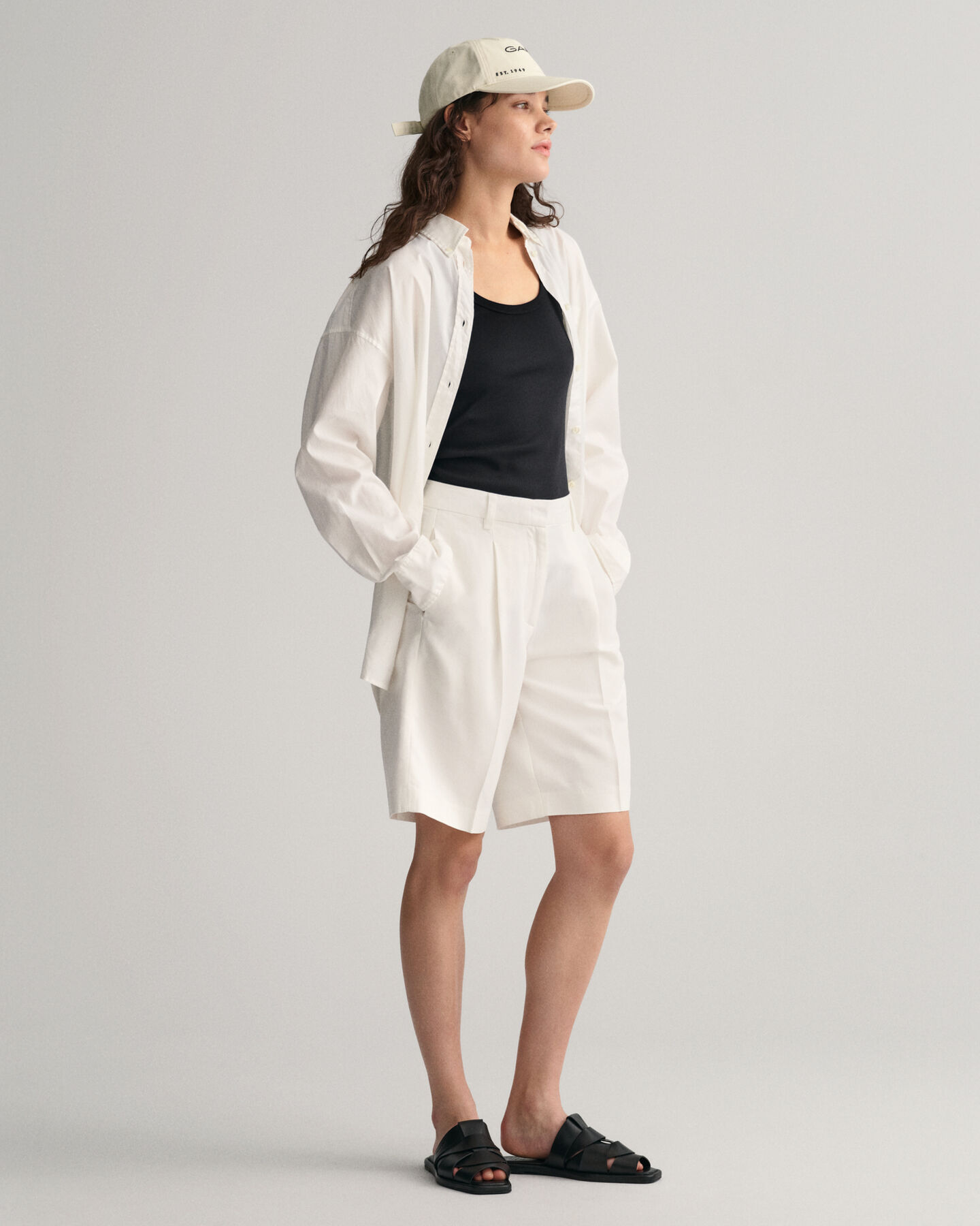 Relaxed fit shorts med læg