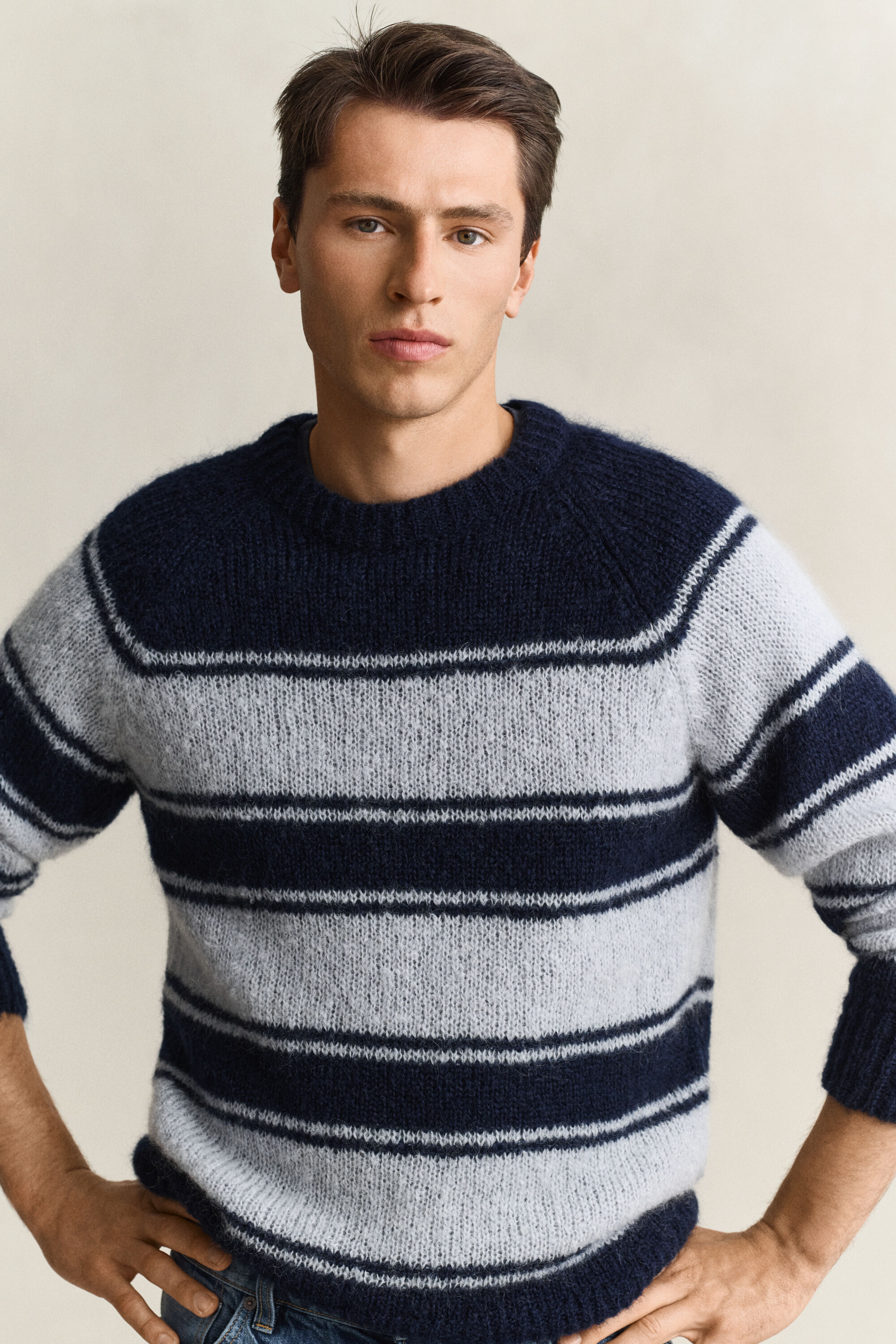 Stribet sweater i mohair-blanding med crewneck