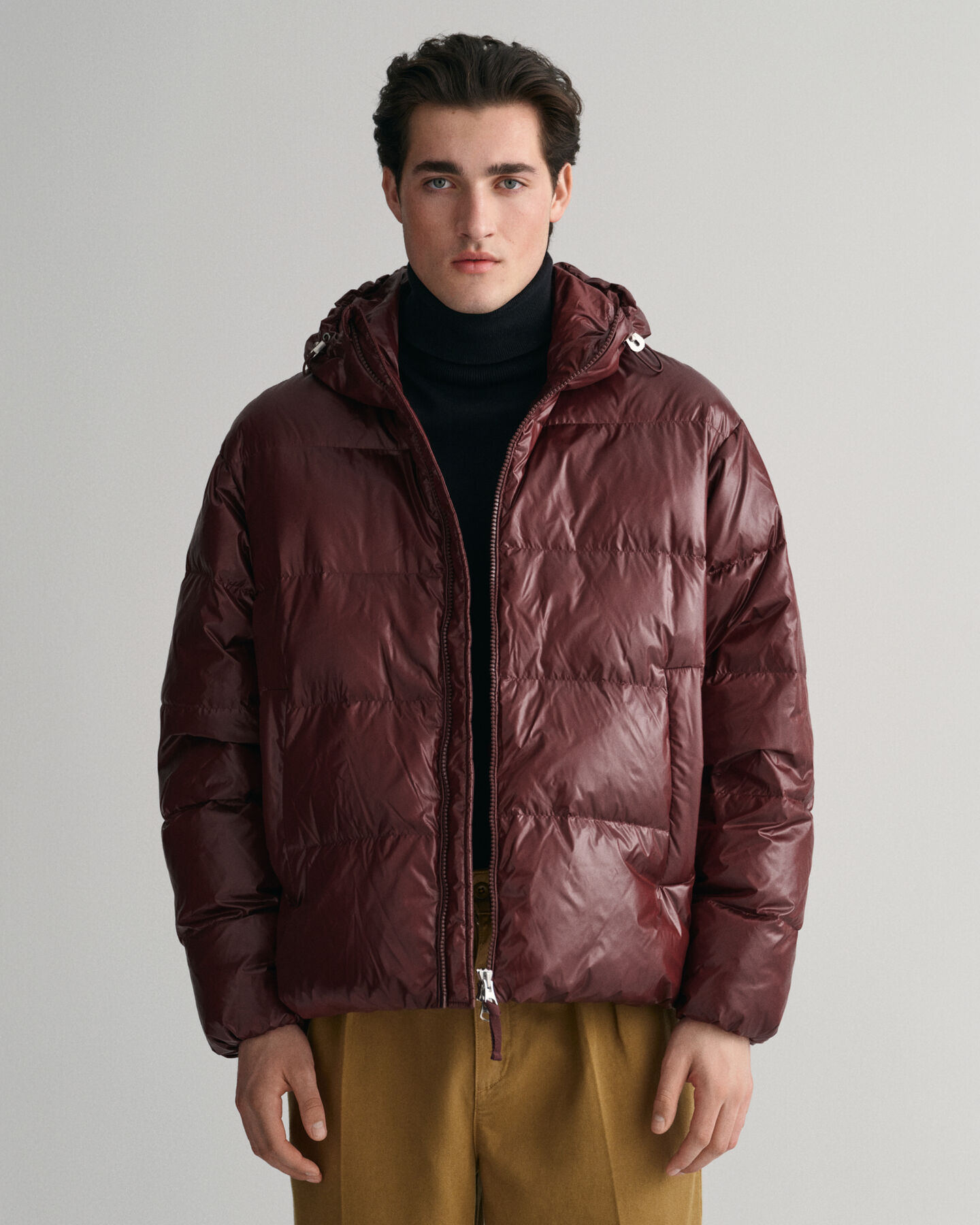 Skinnende pufferjakke med dun