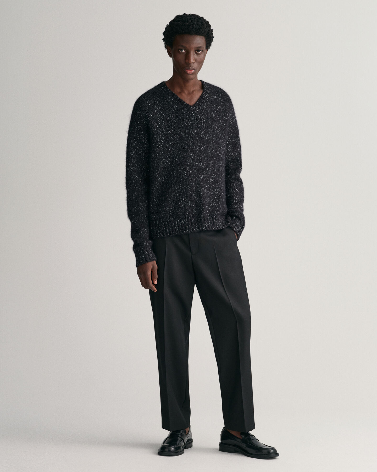 Skinnende sweater med V-hals i alpakauld