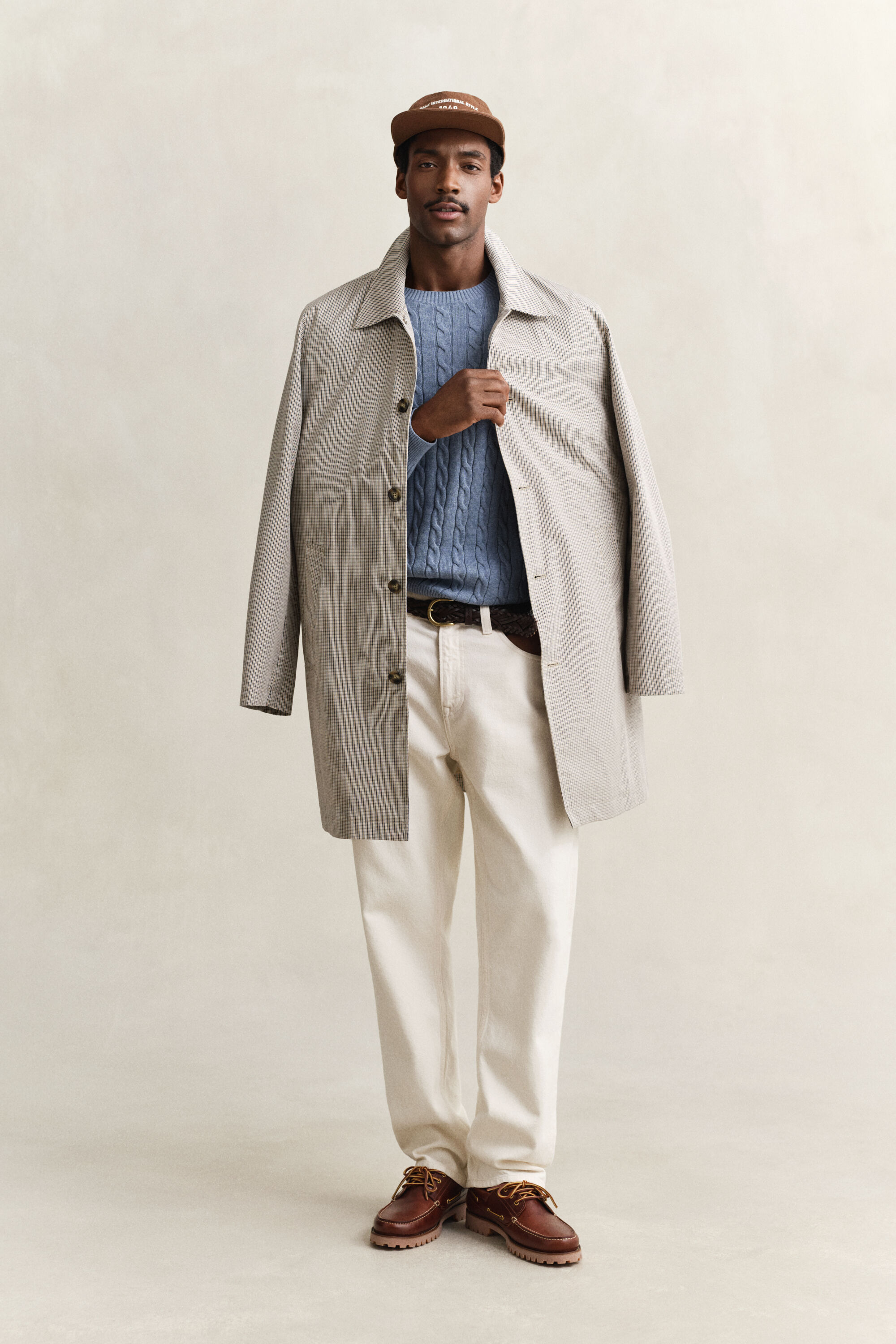 Crewneck sweater af bomuld med kabelstrik