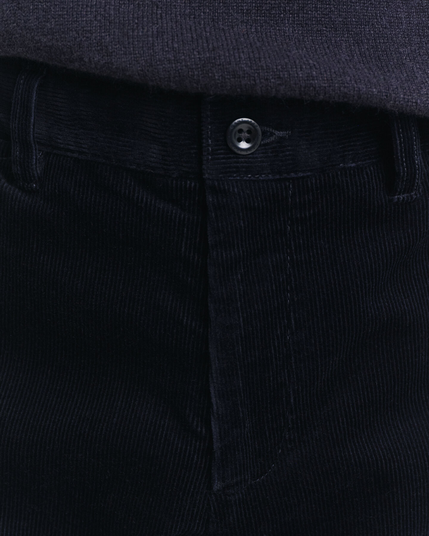 Slim fit chinobukser af jernbanefløjl