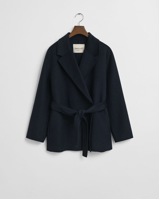 Håndsyet jakke med bælte