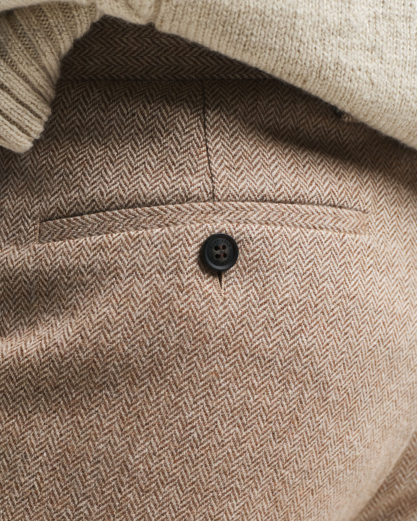 Slim fit sildebensm&oslash;nstrede jakkes&aelig;t-bukser