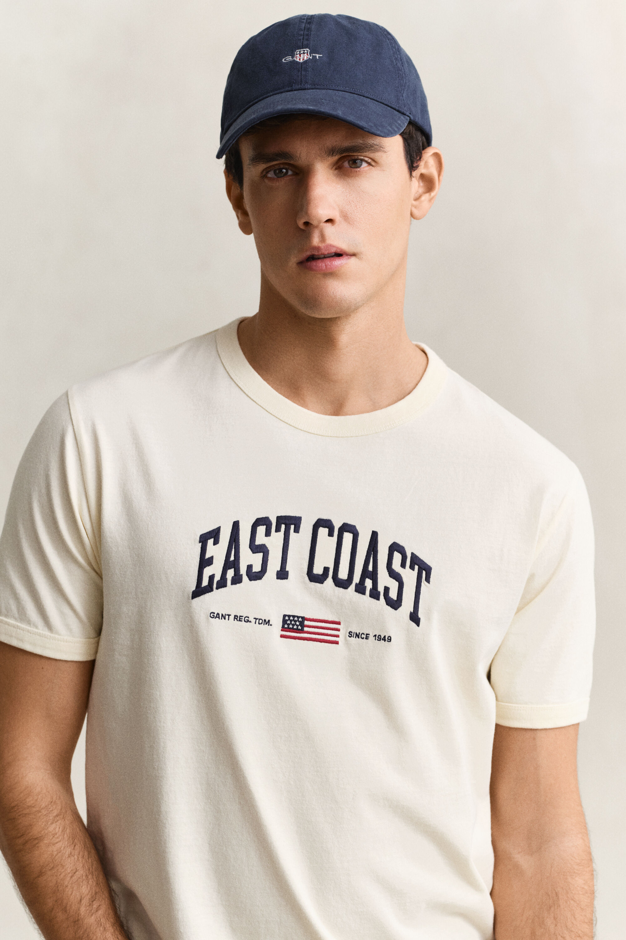 T-shirt med spray-grafik