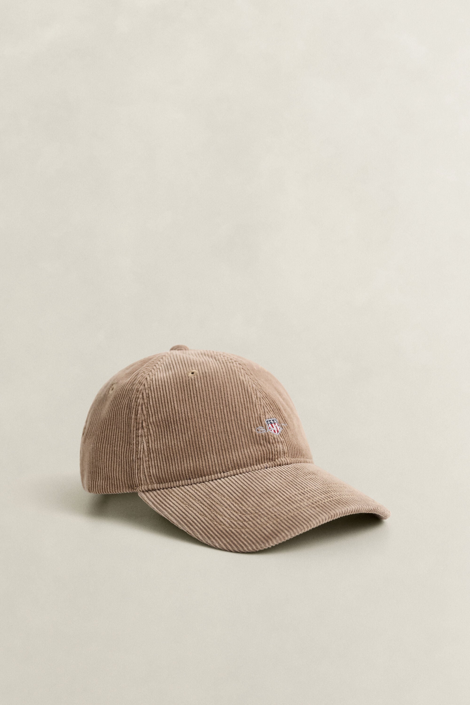 Shield cap af jernbanefløjl