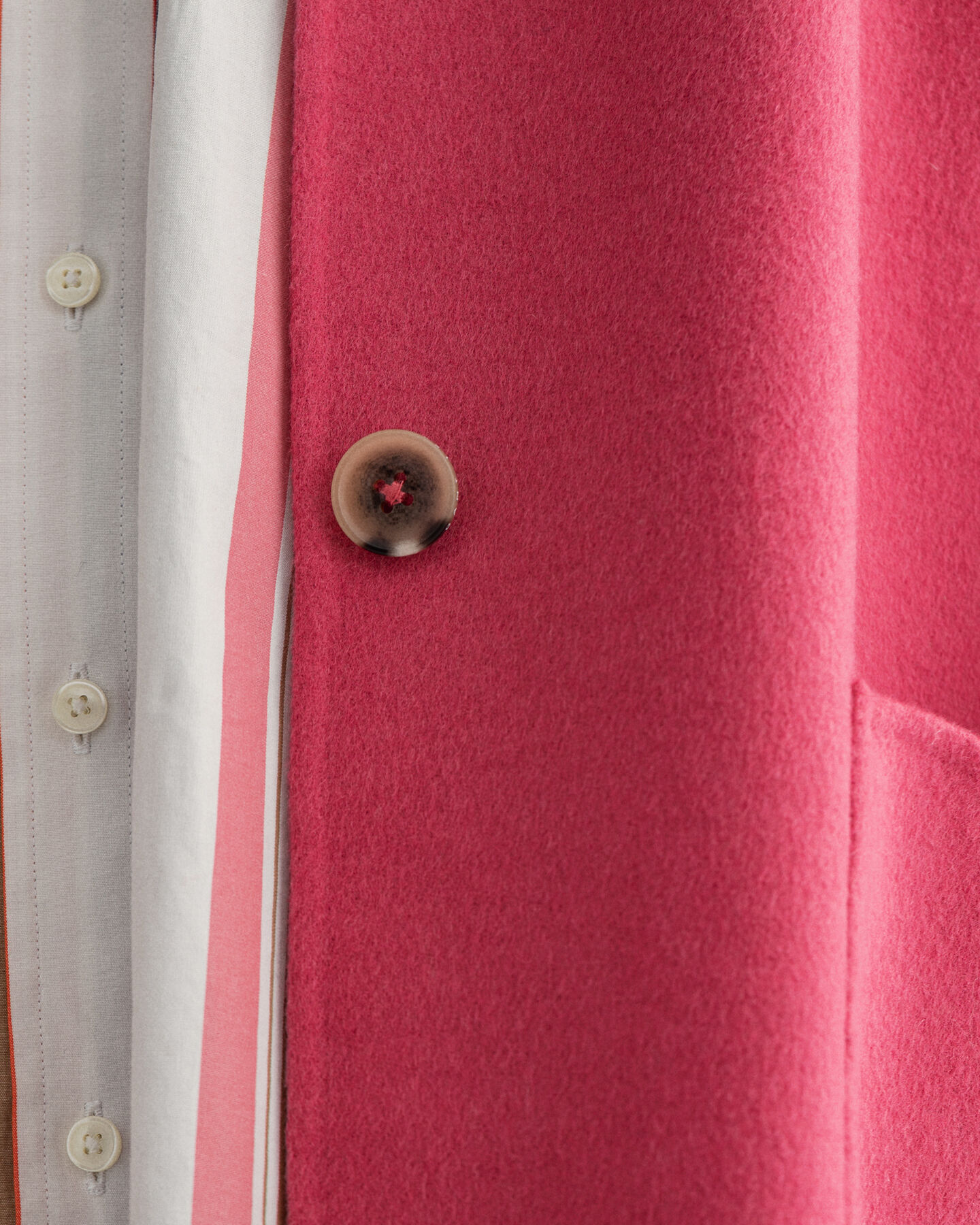 Håndsyet GANT Varsity frakke