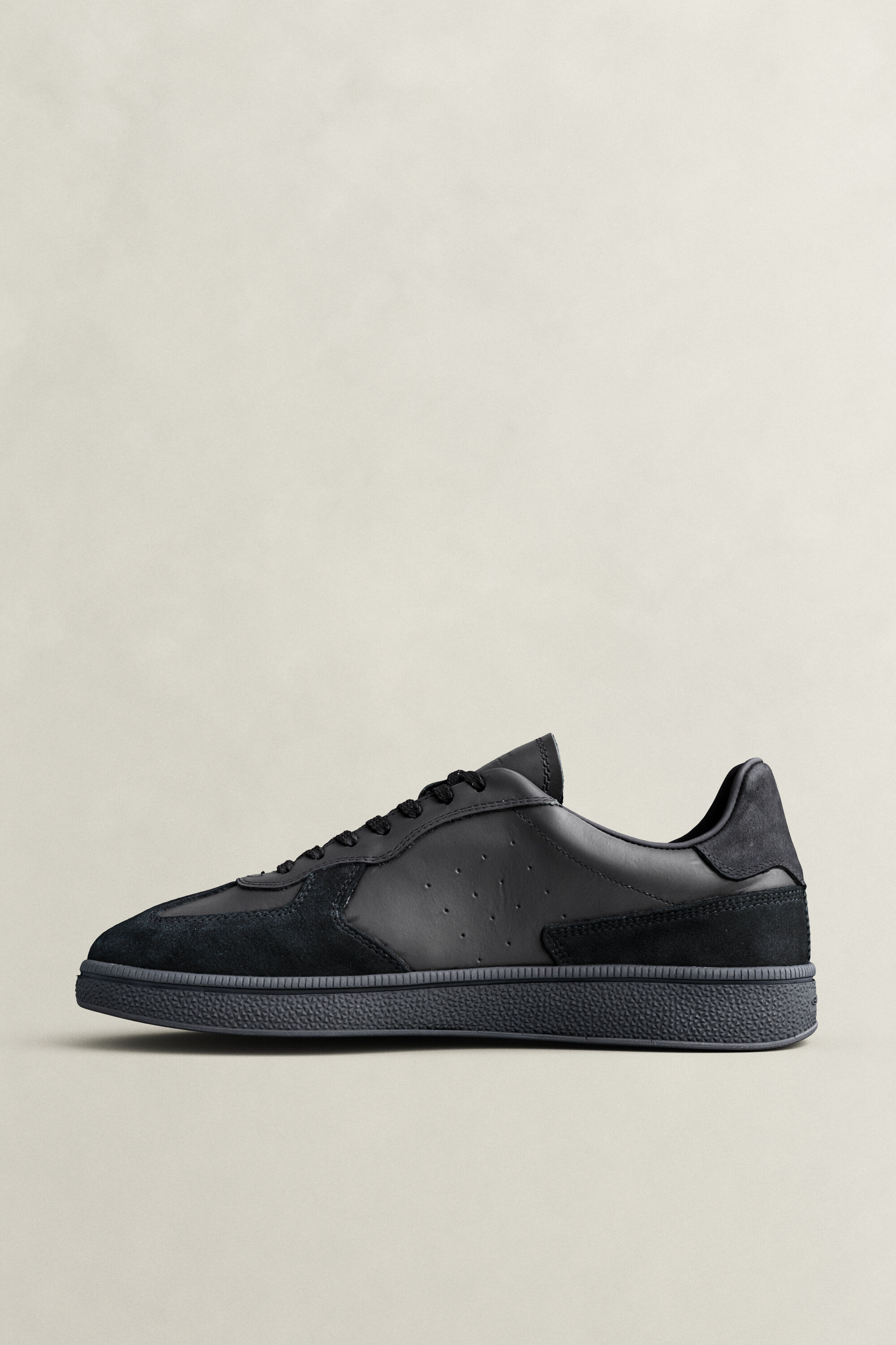 Cuzmo sneakers i læder og ruskind