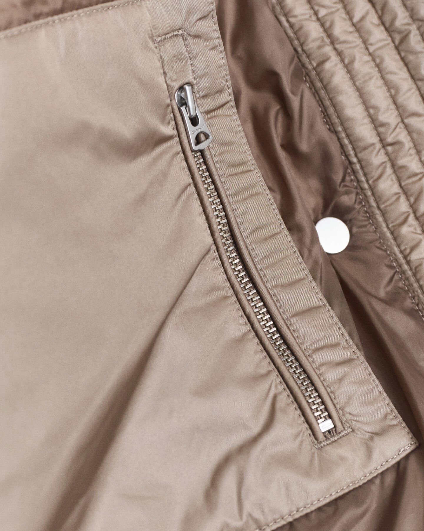 Relaxed fit dunjakke