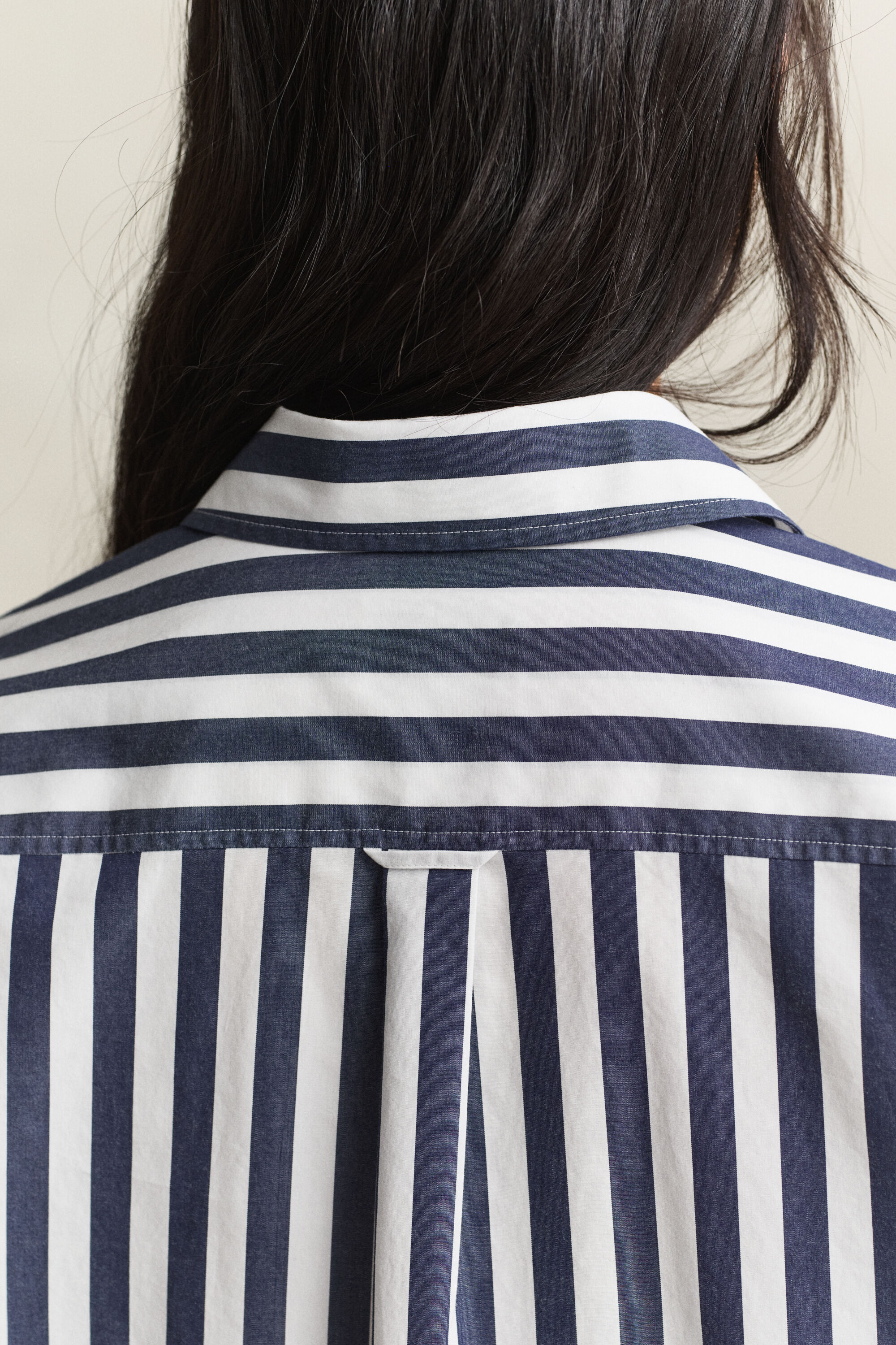 Relaxed poplin skjorte med striber