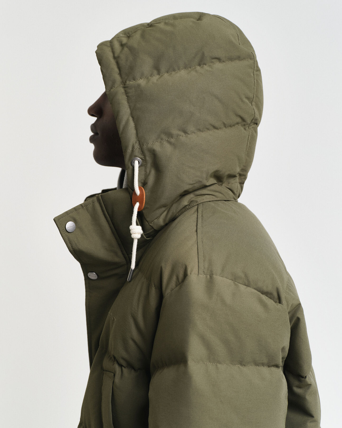 Tung dunjakke i mellemlængde