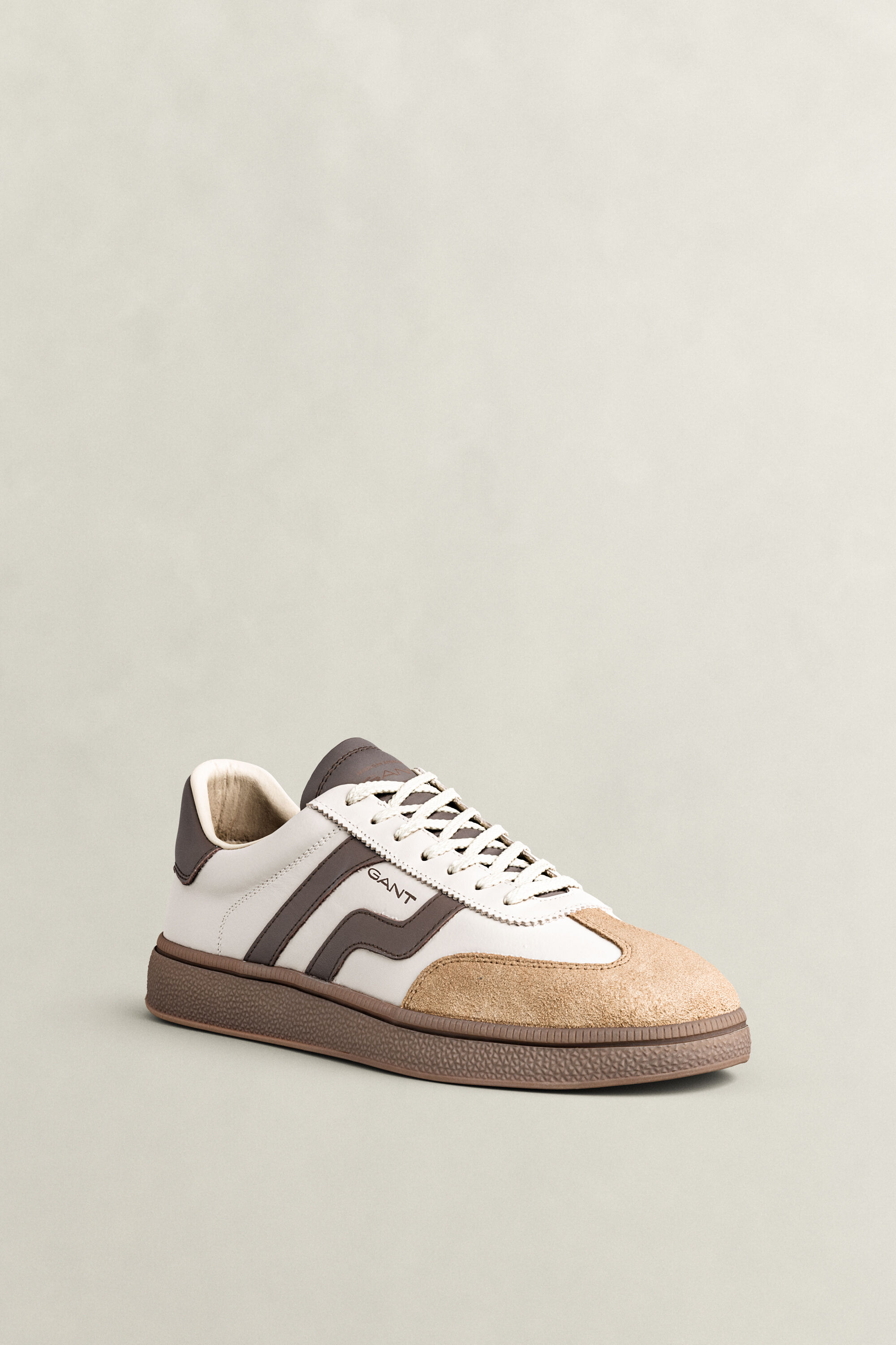 Cuzmo sneakers i læder og ruskind