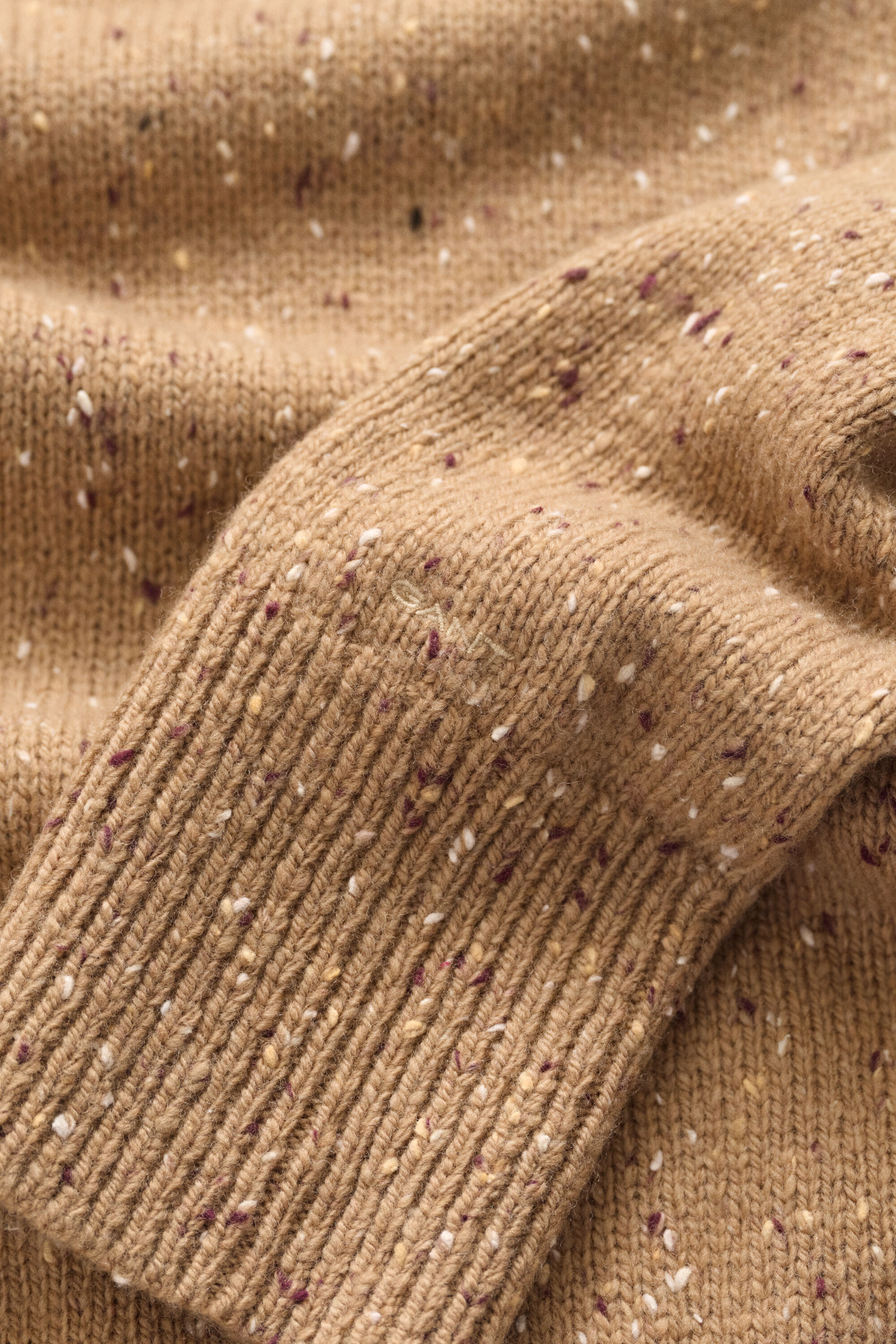 Sweater i uldblanding med nister
