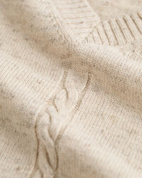 Kabelstrikket vest med V-hals