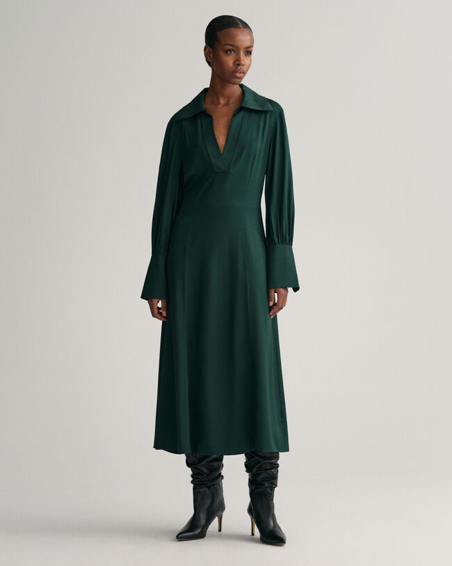 Slim fit kjole med h&oslash;je manchetter