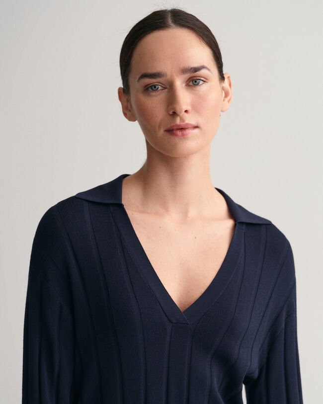 Ribstrikket sweater med åben krave