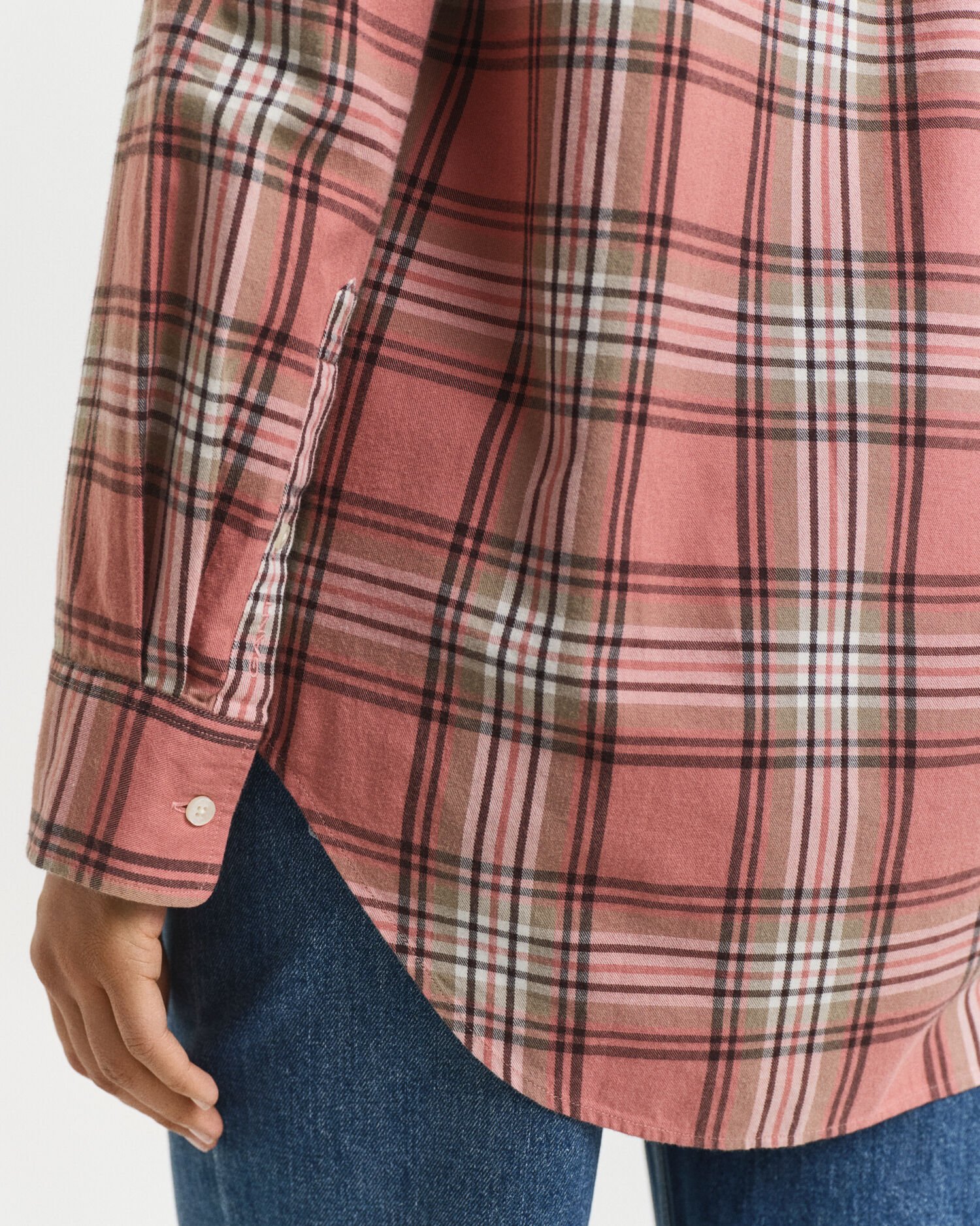 Relaxed fit ternet flannelskjorte