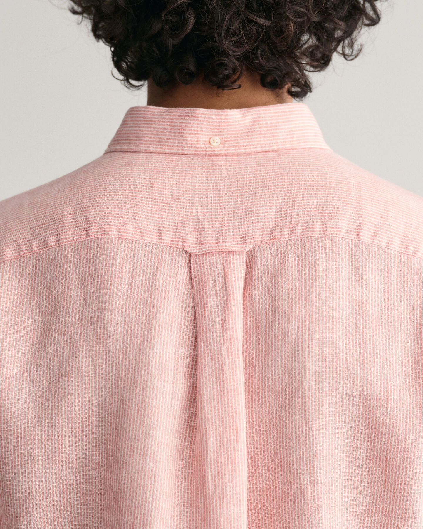 Regular fit stribet hørskjorte med korte ærmer