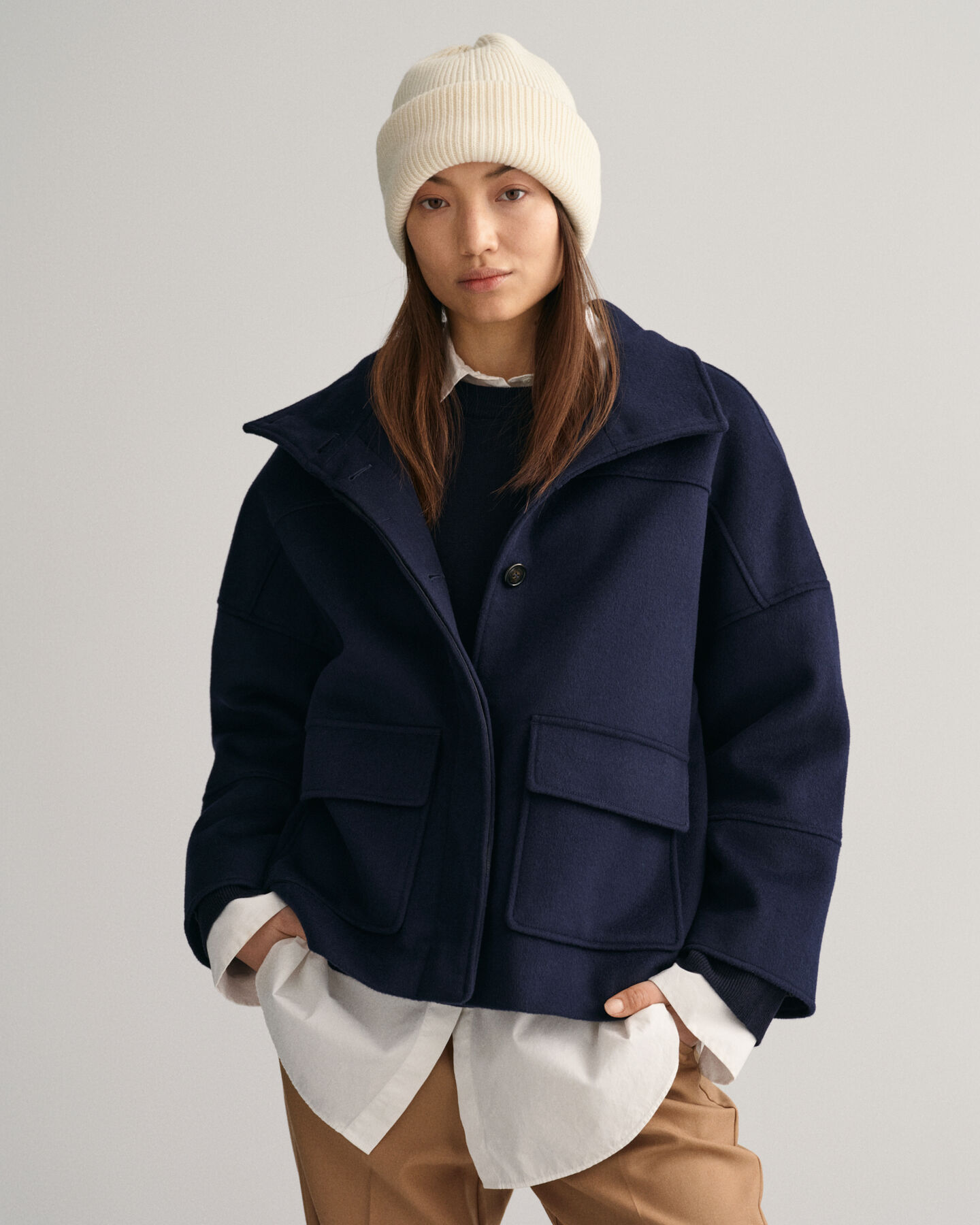 Ribstrikket beanie af uld