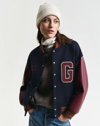 Ribstrikket beanie af uld