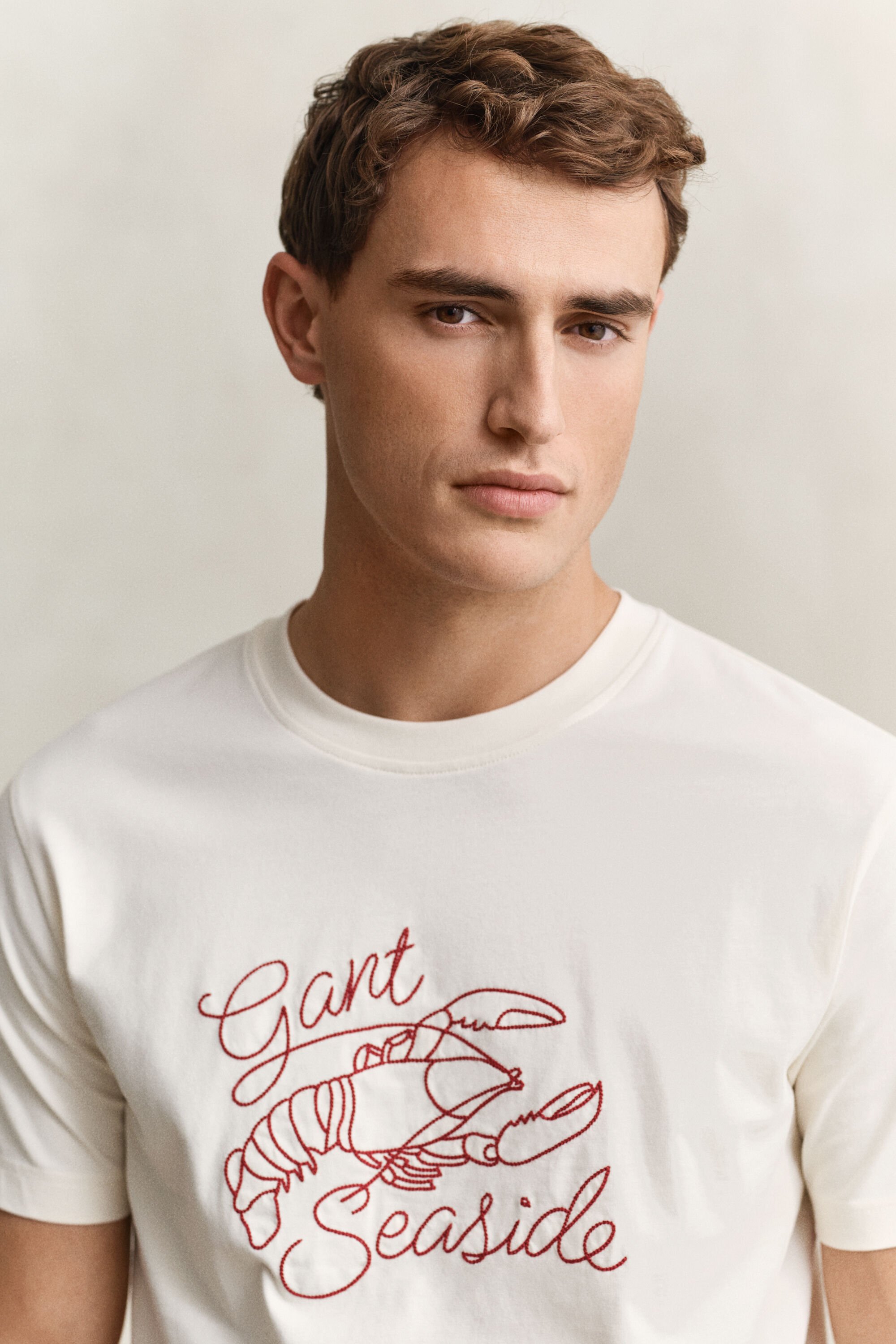 T-shirt med kystgrafik