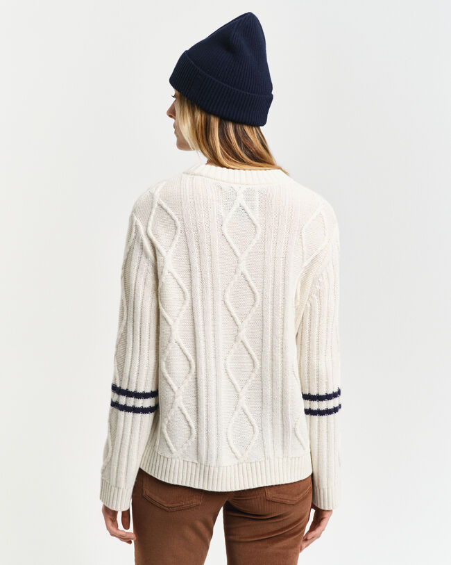 Kabelstrikket sweater med kontraststriber