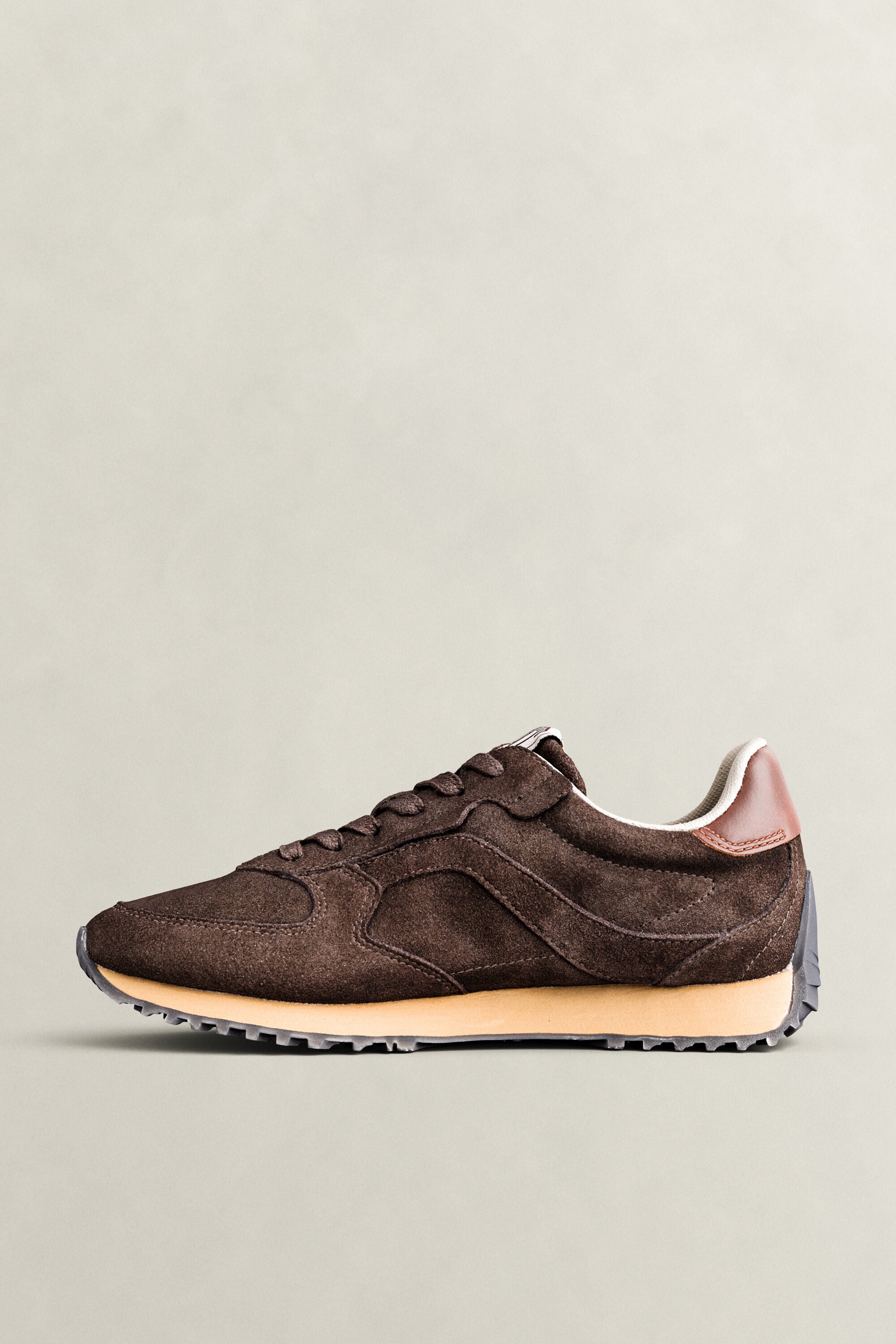 Beja sneakers i ruskind