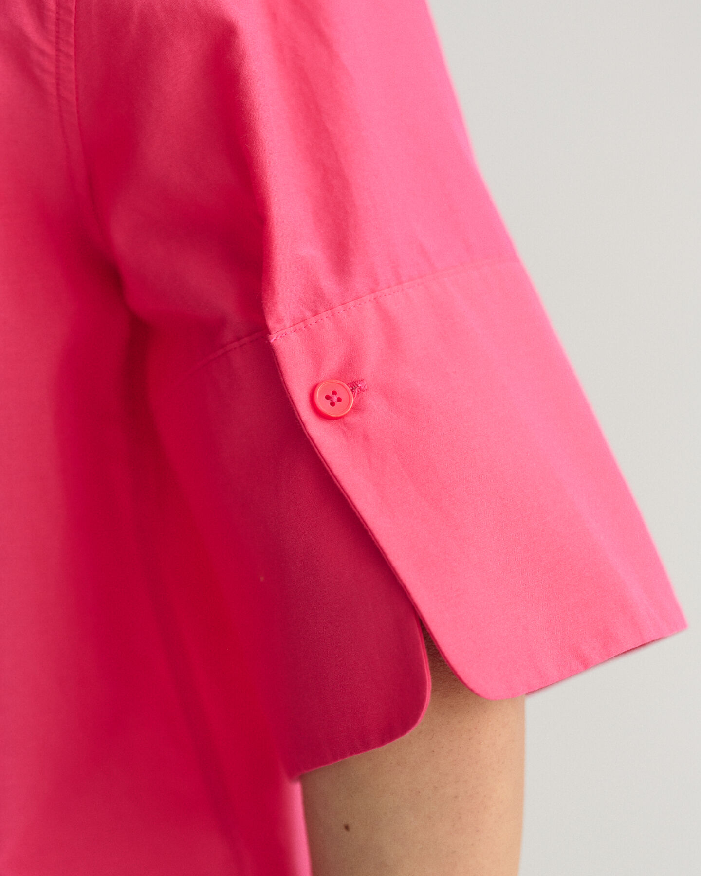 Relaxed fit bomuldssilkeskjorte med korte &aelig;rmer